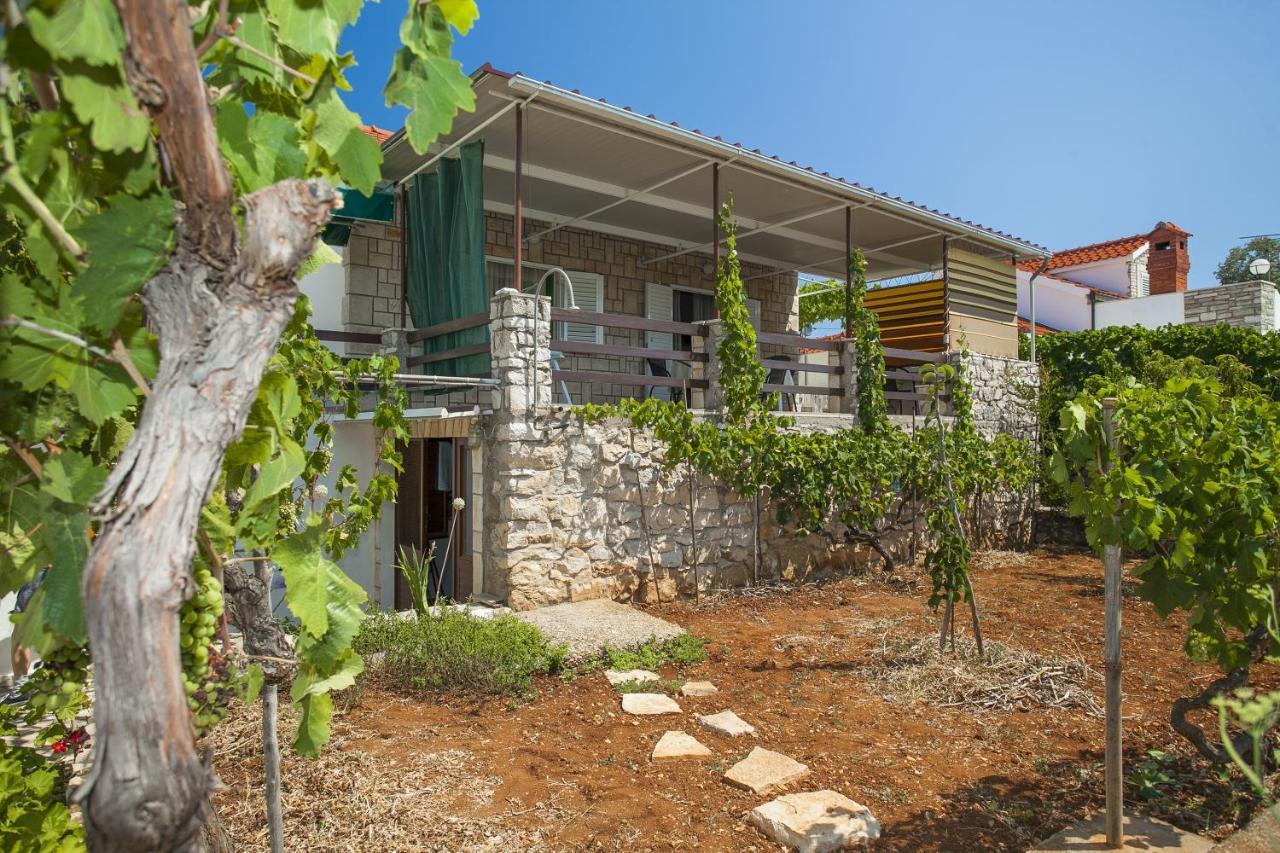 Holiday Home Neda Vela Luka Eksteriør billede